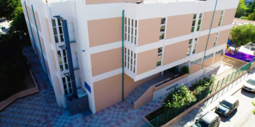 Στα σχολεία επέστρεψαν την Παρασκευή 11 Σεπτεμβρίου οι μαθητές με την τέλεση του καθιερωμένου αγιασμού που σηματοδοτεί την έναρξη της νέας χρονιάς.