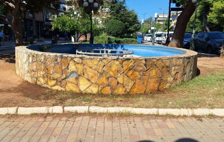 Συνεχίζονται οι εργασίες απομάκρυνσης γκράφιτι σε Λυκόβρυση και Πεύκη