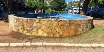 Συνεχίζονται οι εργασίες απομάκρυνσης γκράφιτι σε Λυκόβρυση και Πεύκη