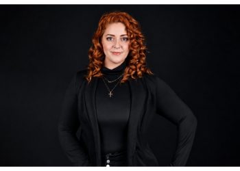 «Όταν το Βελούδο Πέσει» στο θέατρο Μικρός Κεραμεικός