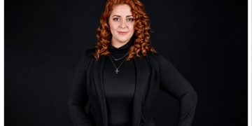 «Όταν το Βελούδο Πέσει» στο θέατρο Μικρός Κεραμεικός