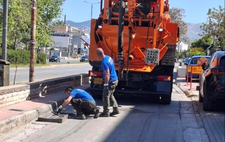 «Επιχείρηση» καθαρισμών φρεατίων από τον Δήμο