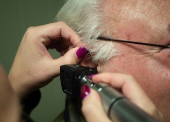 Δωρεάν έλεγχοι ακοής στα ΚΑΠΗ του Δήμου Διονύσου