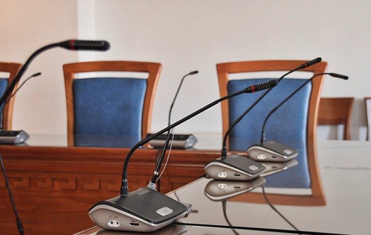 Παρατάξεις κατά δημάρχου για περιστατικά στο Κοντόπευκο – Η θέση της διοίκησης