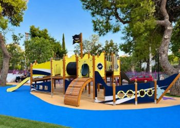 Μια ακόμη ανακαινισμένη παιδική χαρά με ιδιωτική πρωτοβουλία στη Ν. Ερυθραία