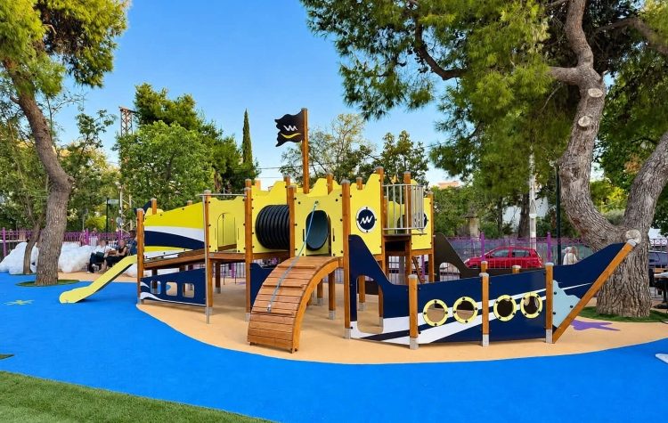 Μια ακόμη ανακαινισμένη παιδική χαρά με ιδιωτική πρωτοβουλία στη Ν. Ερυθραία
