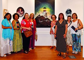«Φάροι ελπίδας στην ανήσυχη γη»
