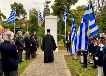 Τιμή στους ήρωες του 1940 με καταθέσεις στεφάνων στα Μνημεία πεσόντων Εκάλης και Ν. Ερυθραίας