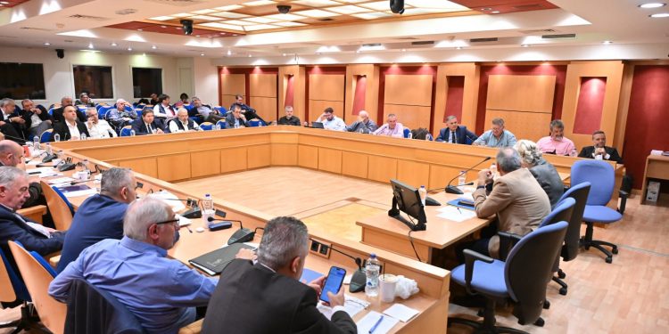 ΚΕΔΕ: «Ανεπαρκείς οι πόροι για τους Δήμους στον κρατικό προϋπολογισμό - Έτοιμοι για κινητοποιήσεις»