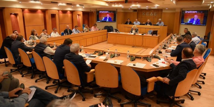 ΚΕΔΕ: Σε πρώτο πλάνο χρηματοδότηση, ΔΕΥΑ, ενέργεια, προσωπικό και παιδικοί σταθμοί