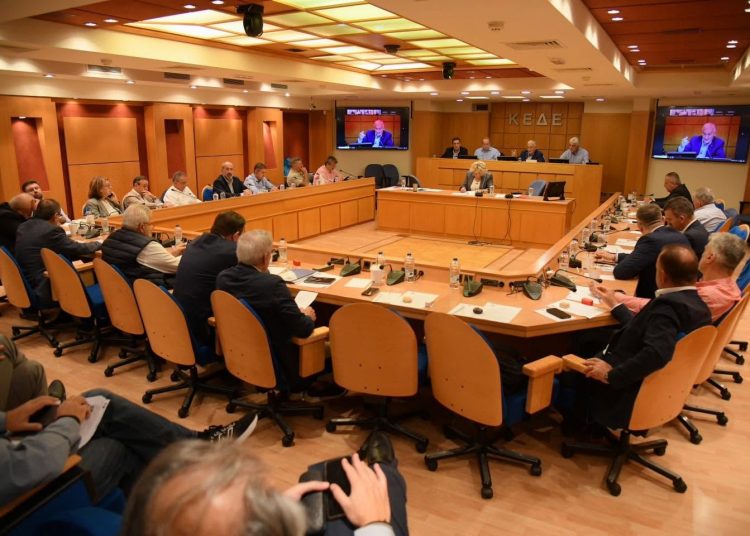 ΚΕΔΕ: Σε πρώτο πλάνο χρηματοδότηση, ΔΕΥΑ, ενέργεια, προσωπικό και παιδικοί σταθμοί