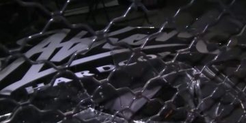 Εμπρηστική επίθεση σε κατάστημα στην οδό Άγρα