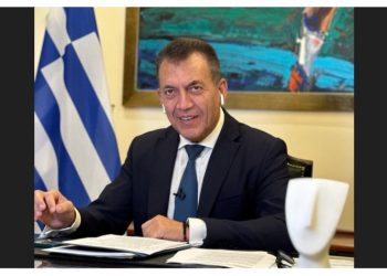 Την άμεση διενέργεια εκλογών ζήτησε ο Γιάννης Βρούτσης από τη διοίκηση της ΕΟΚ, κατά τη συνάντηση με τα μέλη του Δ.Σ. της ομοσπονδίας μπάσκετ, την οποία ζήτησε ο ίδιος ο αναπληρωτής υπουργός Αθλητισμού, στον απόηχο των συνταρακτικών εξελίξεων και του σκανδάλου που συγκλονίζει το άθλημα τις τελευταίες ημέρες