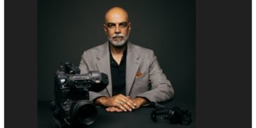 «Ο Παρουσιαστής»: ‘Οταν μια παράσταση φωτίζει αλήθειες