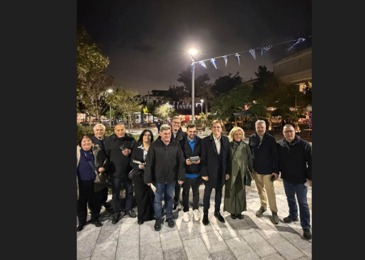 Στην αγορά των Βριλησσίων αντιπροσωπεία του ΠΑΣΟΚ-ΚΙΝ.ΑΛ  