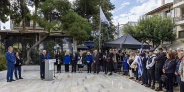 Την επέτειο του «ΟΧΙ» τίμησαν με κατάθεση στεφάνων μαθητές, σύλλογοι και φορείς του Αμαρουσίου