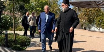 Το «Ιωνικό Κέντρο» επισκέφθηκε ο πρ. Πρωθυπουργός Κώστας Καραμανλής