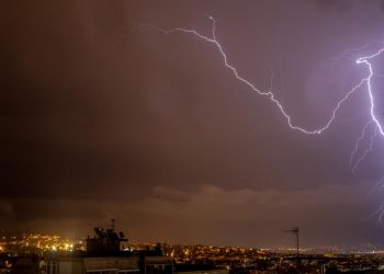 Σφοδρή κακοκαιρία πλήττει την Κρήτη