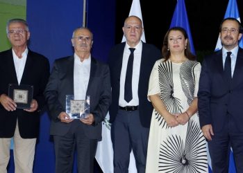 Ο Προέδρος της Κύπρου Νίκος Χριστοδουλίδης βράβευσε τον Γιάννη Θεοδωρακόπουλο